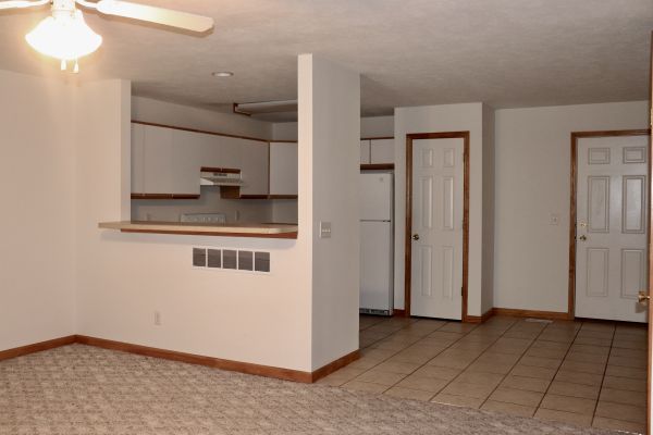 85 Yotzonot, Bloomington