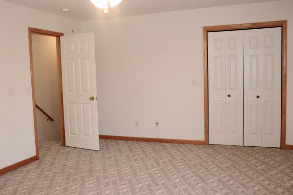 85 Yotzonot, Bloomington