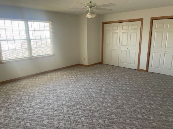 85 Yotzonot, Bloomington