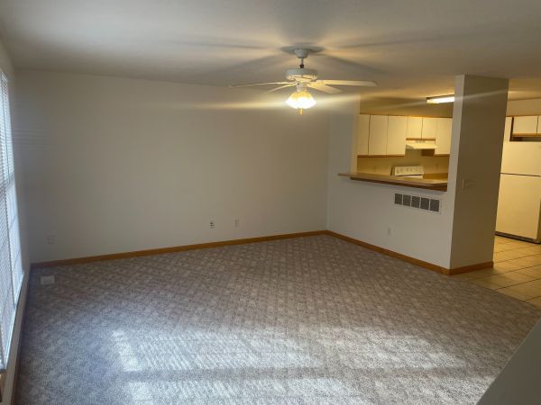 85 Yotzonot, Bloomington