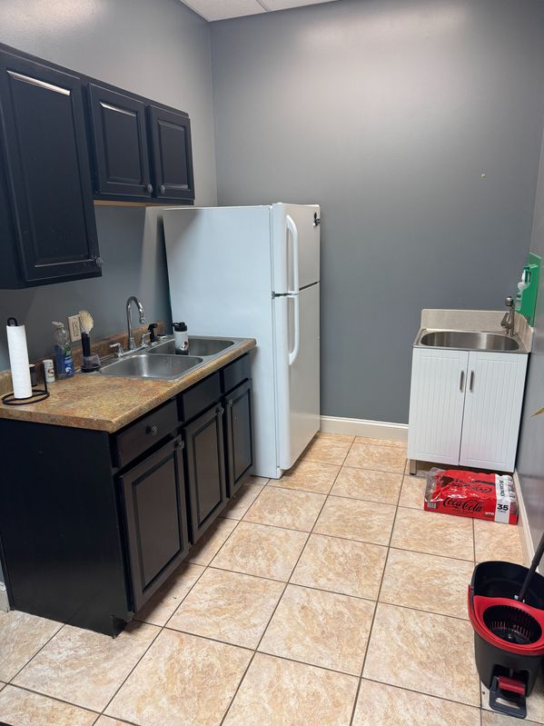 3801 G.E. Road, Bloomington #4